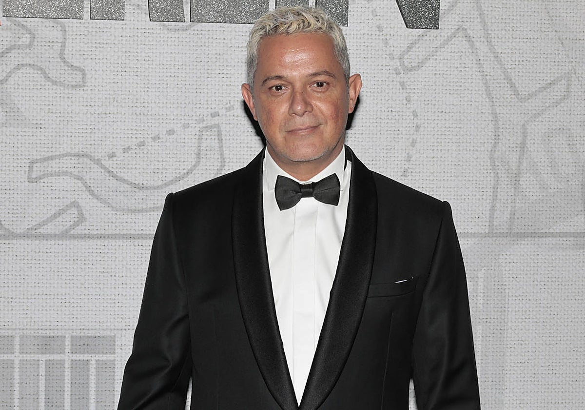 Alejandro Sanz empieza 2024 presumiendo de abdominales en su perfil de Instagram.