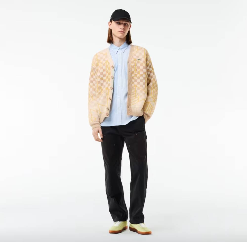 Otro modelo unisex que puedes encontrar esta temporada en las tiendas es este de Lacoste confeccionado en lana y alpaca. Precio: 260 euros.