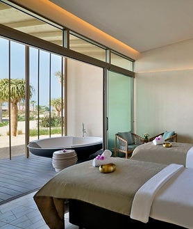 Imagen secundaria 2 - La pareja disfruta de unos días de relax en este complejo recién inaugurado. 