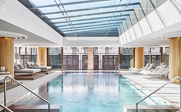 Imagen principal - Un tratamiento de belleza exclusivo de Four Seasons Madrid, para cuidar la piel mientras te relajas. 
