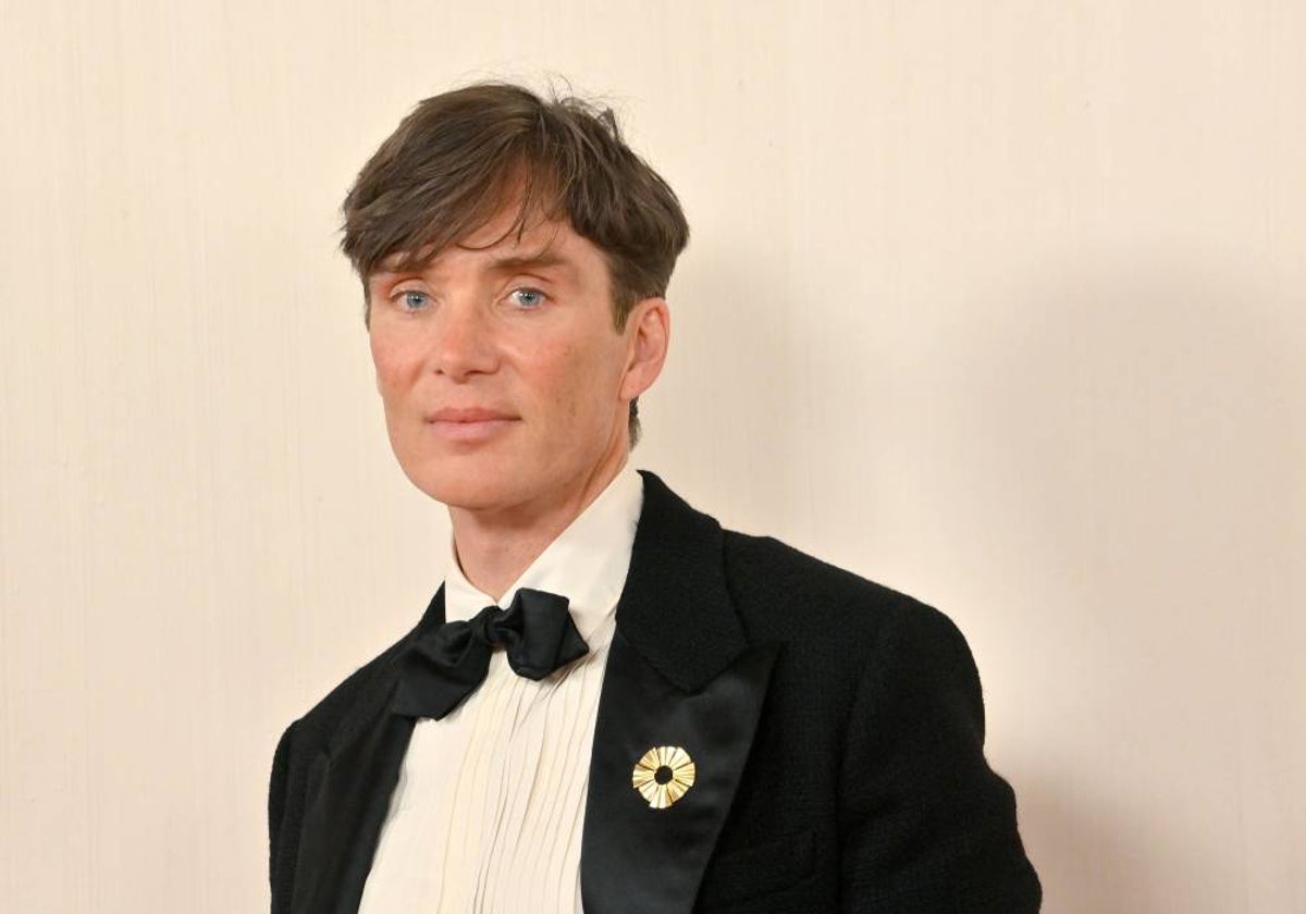 Cillian Murphy con broche en los Oscar