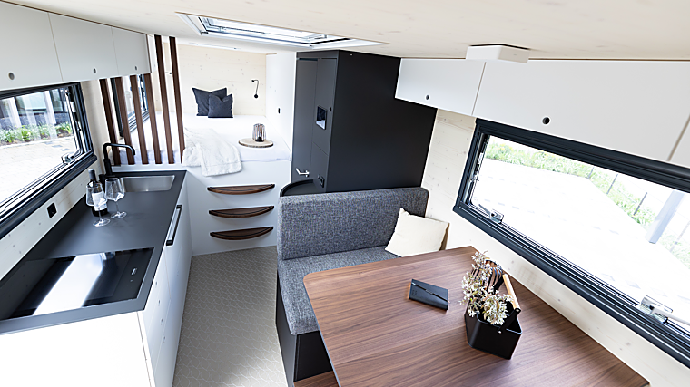 Imagen del interior de la casa rodante de lujo RoadXplorer