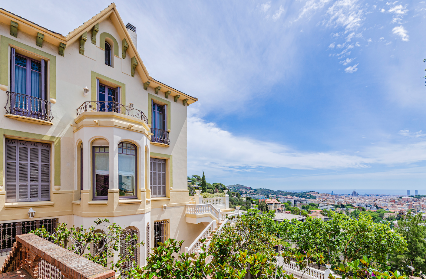 Esta mansión modernista, ubicada en el barrio de Sarrià-Sant Gervasi de Barcelona, está a la venta por 6,9 millones de euros 