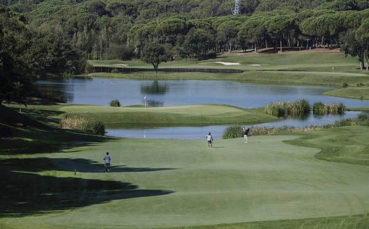 Imagen principal - El golf de Camiral, en Gerona.