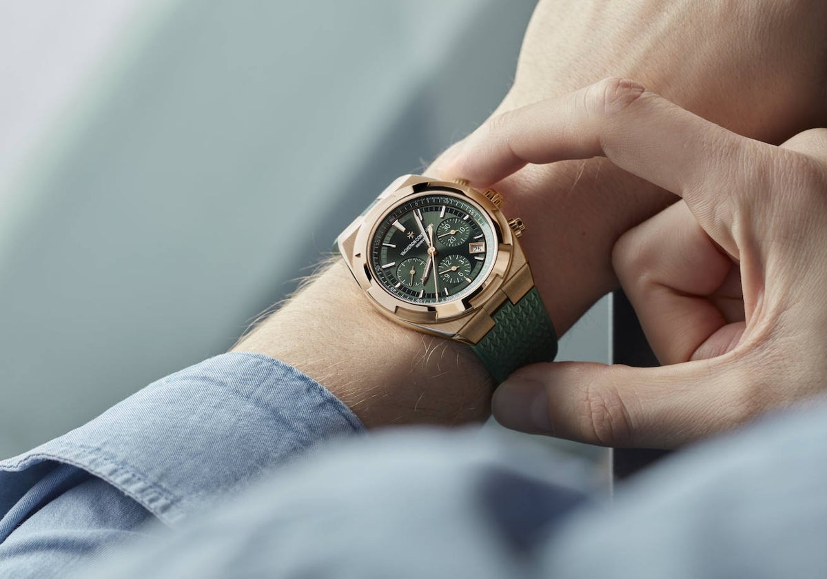 Relojes de lujo con esfera verde como el Overseas Green Dials Cronógrafo de Vacheron Constantin.