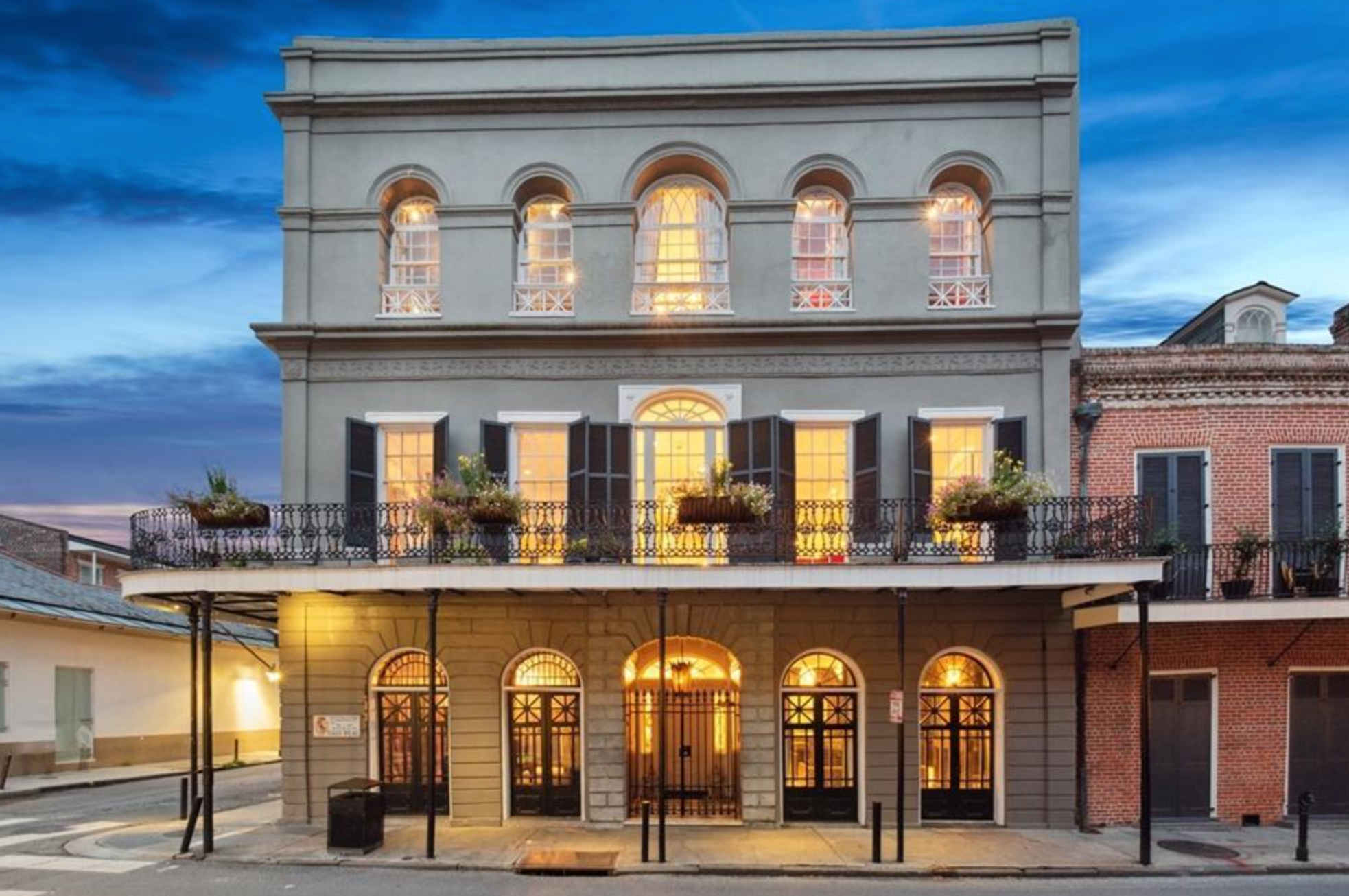 Esta propiedad, que se dice está encantada, está ubica en el corazón de Vieux Carré, en Royal Street