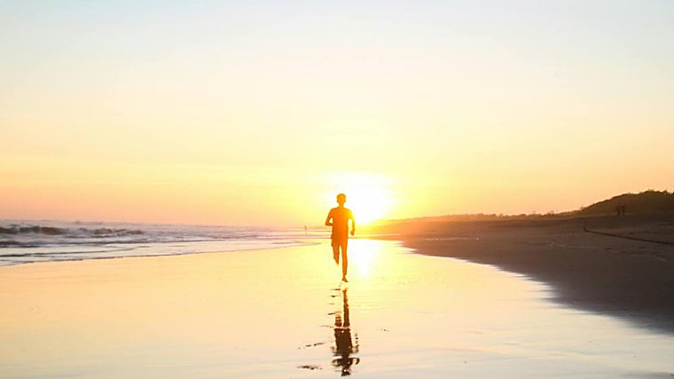 Corriendo por la playa