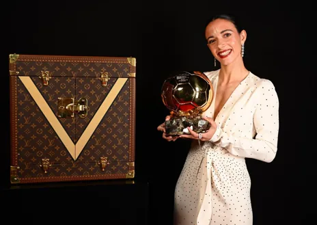 Secondary image 1 - Aitana Bonmatí and Rodrigo Hernández next to the trophies