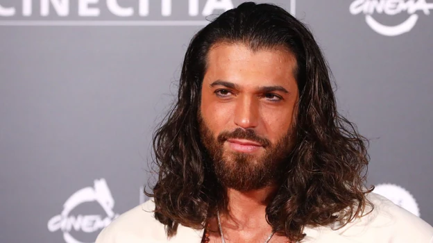 Image after - Can Yaman is faithful to long hair.