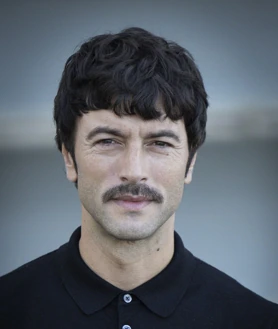 Secondary image 2 - Rubén Cortada, David Verdaguer and Javier Rey with their respective mustaches. 