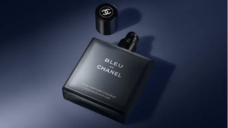 Bleu de Chanel for hair (86 euros, 90 ml). This perfume developed for hair, prolongs the aromatic-woody trail of Chanel's legendary masculine fragrance.