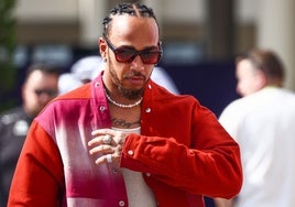 El traje de lujo de Lewis Hamilton para su primer día en Ferrari