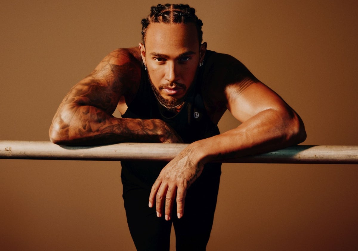 Lewis Hamilton en las fotos de la nueva campaña junto a lululemon