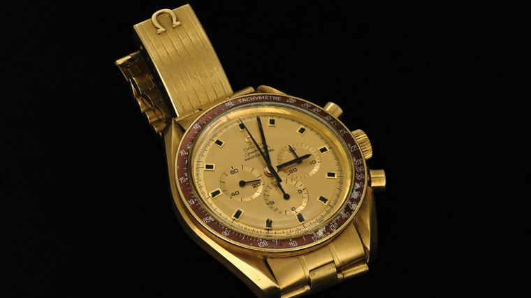 Este reloj conmemora el alunizaje del Apolo 11 de la NASA