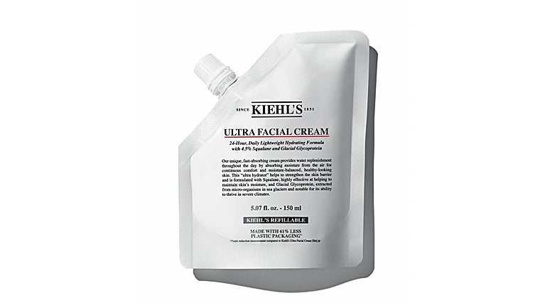 La crema facial Ultra Facial Cream de Kiehl's se presenta ahora en formato rellenable. A través de esta idea la marca fomenta la economía circular y la reducción de plásticos en un 61% al rellenar tres veces el envase de 50 ml.