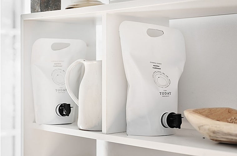 The Today Project ofrece fórmulas de origen natural y bolsas de recarga que luego puedes devolver a la firma. Sus botellas de aluminio son 100% renovables.