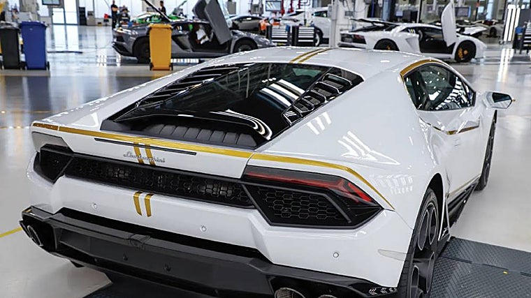 Parte trasera del Lamborghini personalizado para el Papa Francisco