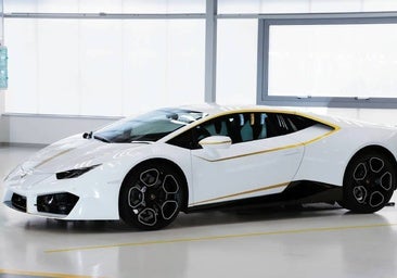 El Lamborghini personalizado del Papa Francisco que un empresario murciano compró por 810.000 euros