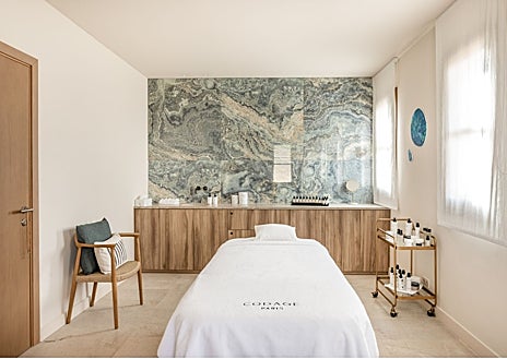 Imagen secundaria 1 - El hotel cuenta con una amplia zona 'wellness' a cargo de la marca parisina Codage, experta en la laboración de productos pesonalizados.