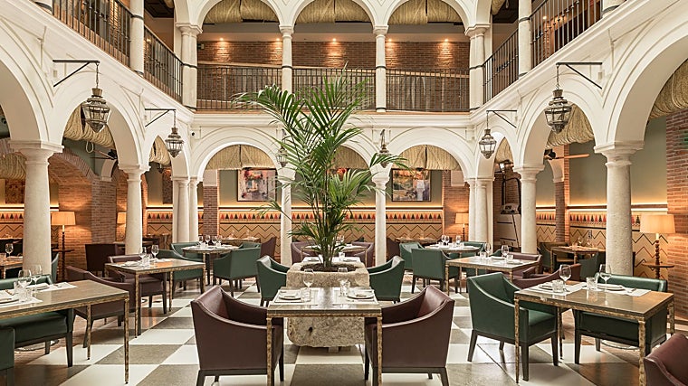 Comedor del restaurante Balausta en el hotel Palacio Solecio.