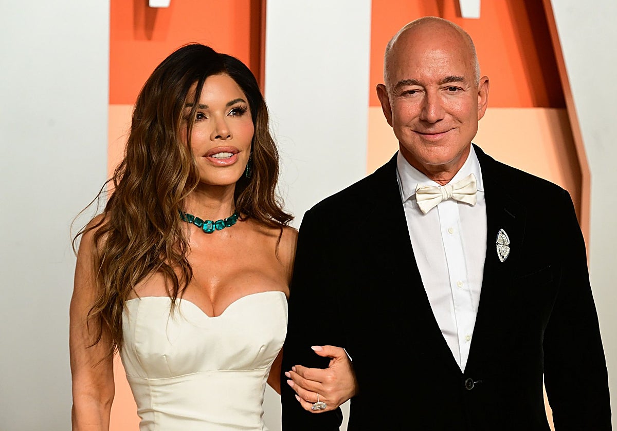 Jeff Bezos y Lauren Sánchez.