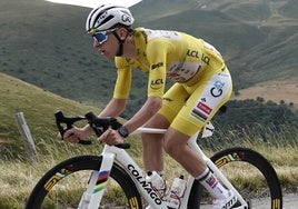 Por qué las estrellas del Tour de Francia compiten con reloj: así es el Richard Mille de Tadej Pogačar y Mathieu Van der Poel