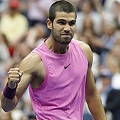 Carlos Alcaraz vuelve a cambiar de look y se suma a la moda tiñéndose de rubio