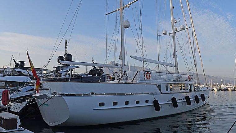Este yate se entregó a su propietario en 1993 y fue remodelado en 2017