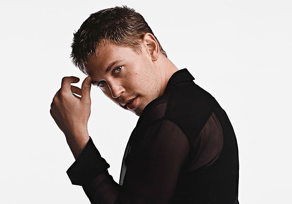 Austin Butler, embajador de la fragancia masculina Myslf de YSL Beauty.