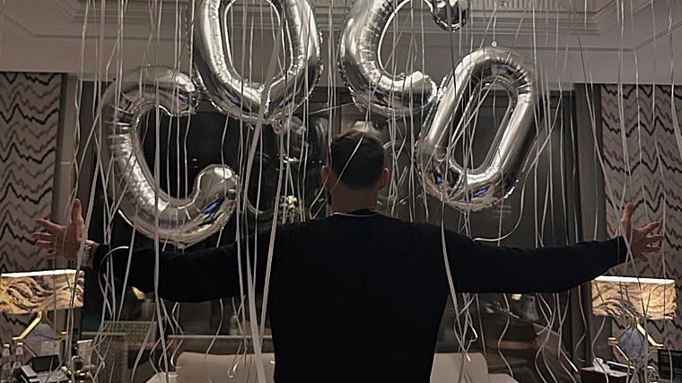 O futebolista escolheu a arte para este novo ano, que completou, um valor absolutamente seguro.