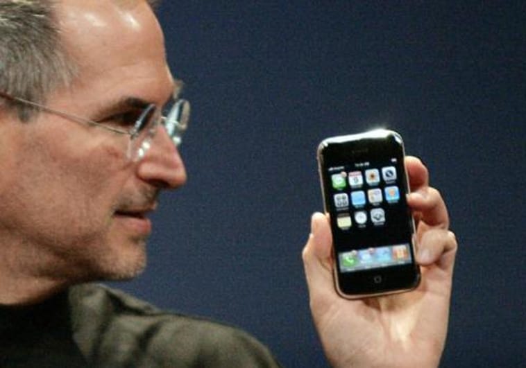 El increíble precio que ha alcanzado en subasta el primer iPhone fabricado por Apple