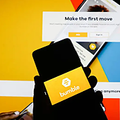 Bumble, la aplicación que nació por un escándalo sexual y amenaza la hegemonía de Tinder