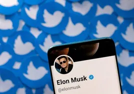 El nuevo experimento de Musk en Twitter: restringe a 600 los mensajes al día si no pagas y luego los sube 1.000