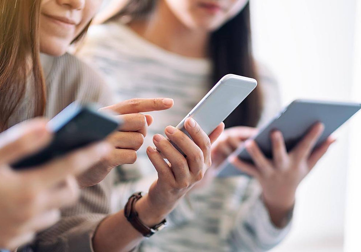 Cómo evitar que Apple y Google se enteren de todo lo que le dices a tu móvil