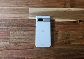 Probamos el Google Pixel 8a, el móvil barato cargado de IA