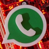 Alertan de la nueva estafa del 'Me gusta' que están usando para robar a través de WhatsApp