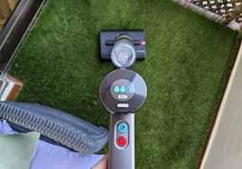 Probamos la Dyson WashG1, ¿la mejor fregona eléctrica del mercado?