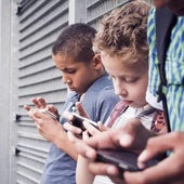 Australia da luz verde a la ley que prohíbe las redes sociales a los menores de 16 años