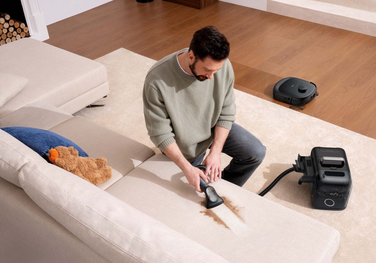 eufy E28 cuenta con el primer aspirador quitamanchas portátil FlexiOne™ del mundo y el revolucionario sistema HydroJet