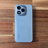 La trasera del Lite, muy parecida a la de los iPhone
