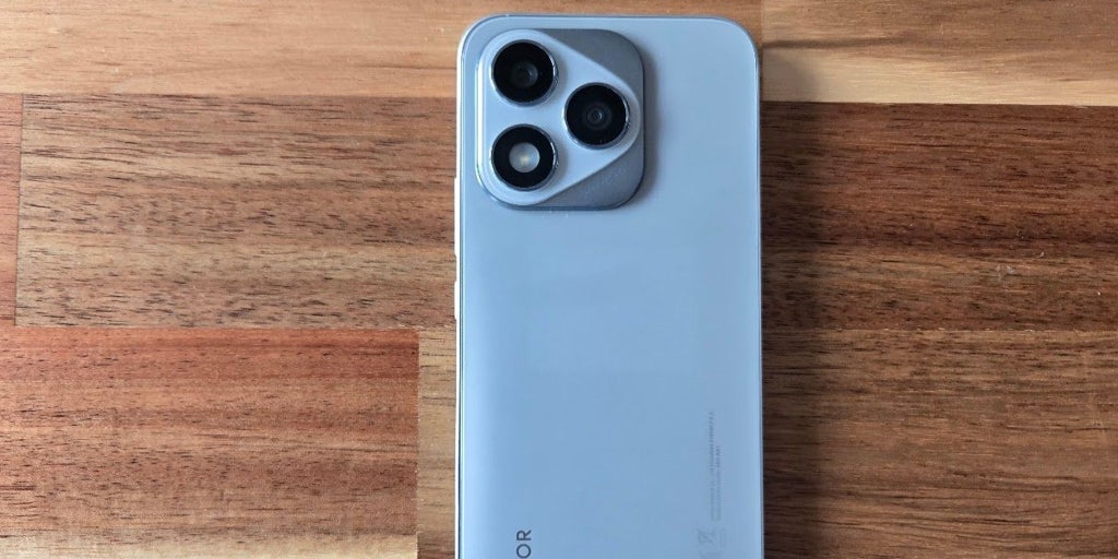Probamos el Honor 400 Lite, el móvil barato con la cámara más rápida en Android