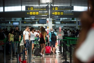 ¿Pueden pedirme una copia del DNI al reservar un hotel? Esto es lo que dice la ley