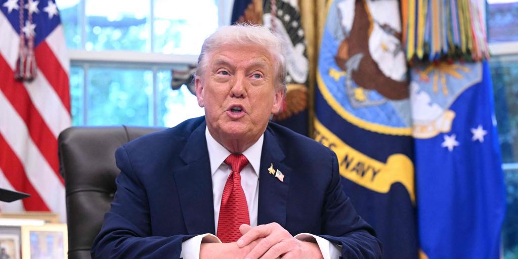 Trump firma una orden que declara que el plan de venta de TikTok cumple con los requisitos de EE.UU.
