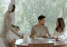 El primer robot amo de casa parece un muñeco y no sabe hacer nada solo