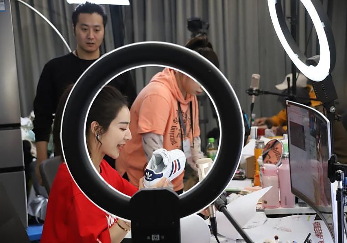 Viya, streamer china, en una sesión en directo de ventas por internet