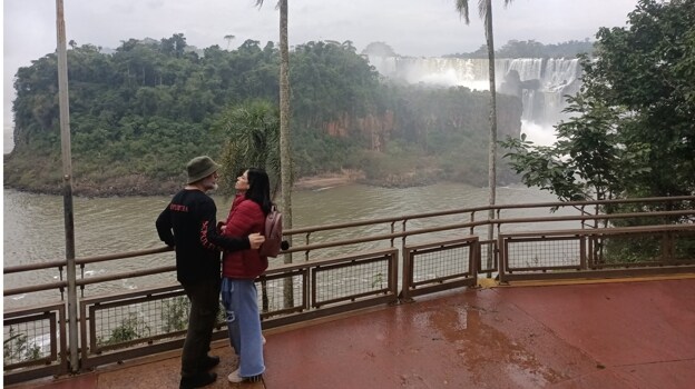 Isla San Martín, vista desde el Circuito Inferior de las cataratas