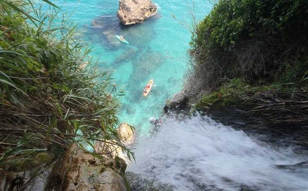 En kayak por las calas malagueñas de Maro