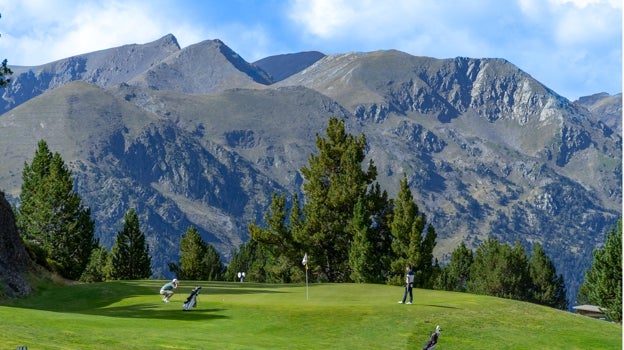 Golf en las pistas de Grandvalira