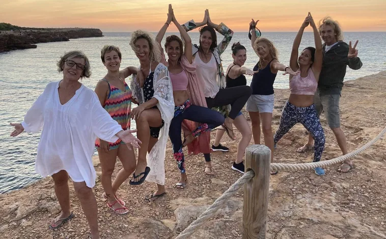 Por qué yoguis de todo el mundo eligen Ibiza para sus retiros espirituales