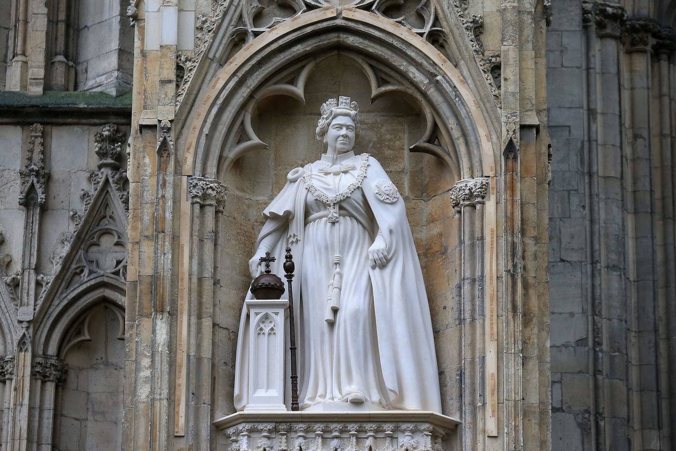 La catedral de York, donde se ha colocado la estatua, es el mayor edificio gótico de Gran Bretaña